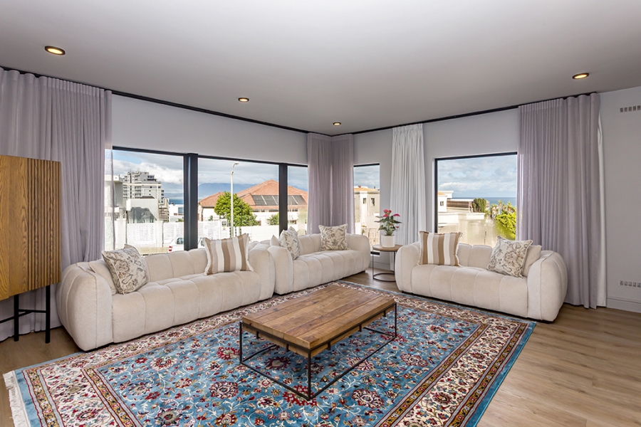 5 Bedroom Property for Sale in Bloubergstrand Western Cape